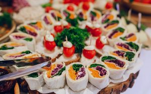 Gastronómia - cateringové služby, obložené misy, obedy, večere, švédske stoly