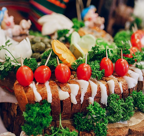 Gastronómia - cateringové služby, obložené misy, obedy, večere, švédske stoly